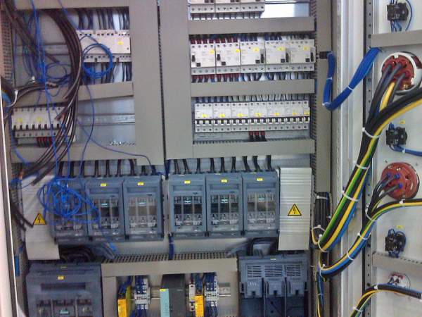 Automatyka, instalacja elektryczna i rozdzielnie - Monachium